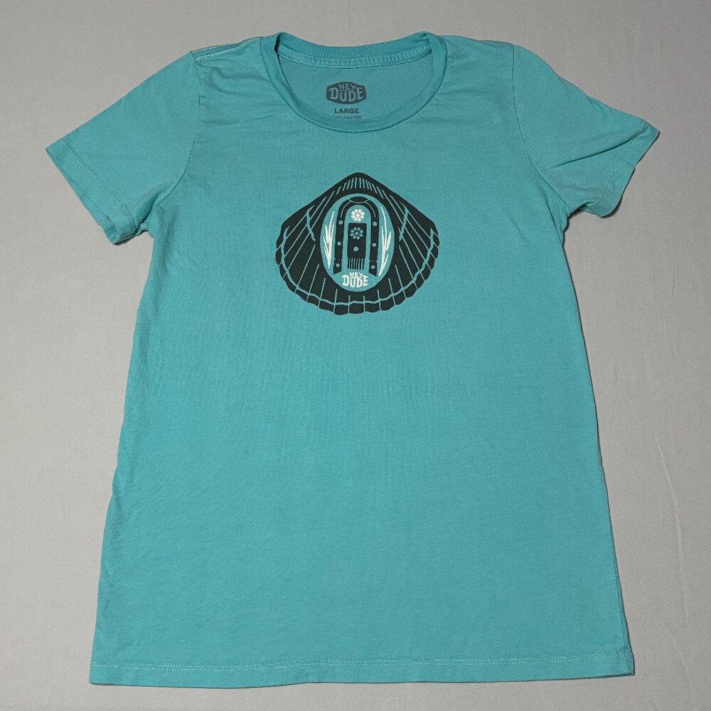 Hey Dude Turquoise T-Shirt Women’s Large‎ Shell Graphic 100% Cotton Casual Tee